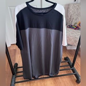 NWOT 2XLT Men’s Shaquille O’Neil Shirt